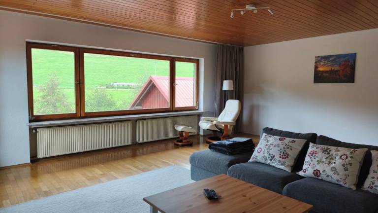 Family-oriented vacation home with grill & garden | Perfect for remote work | Pets allowed — photo 3