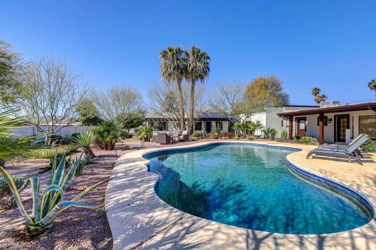 Paradise Valley Abode Pool Near Downtown Phoenix