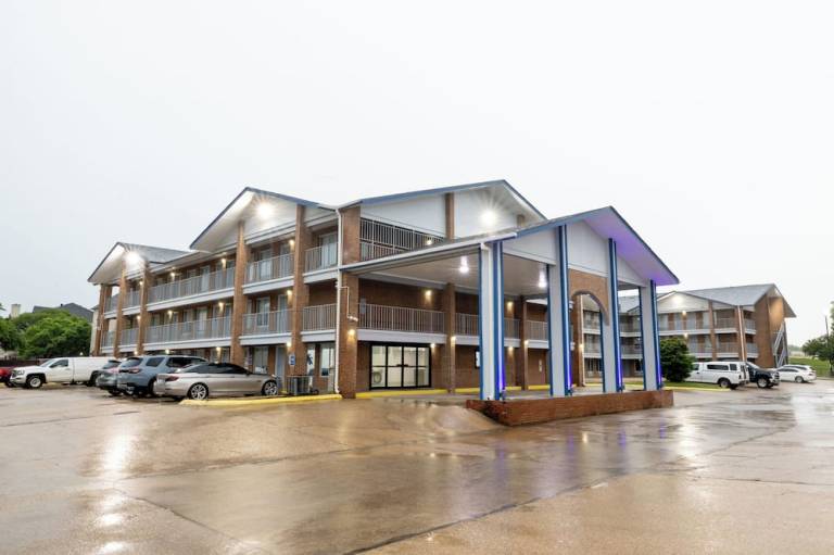 Days Inn & Suites by Wyndham Bossier City Casino Area