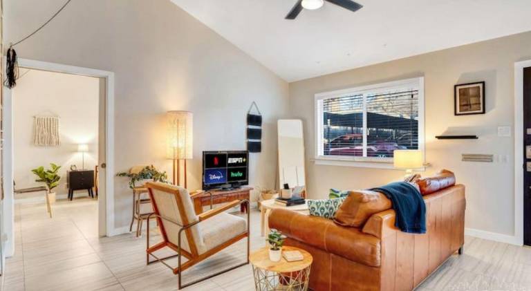 House with 1 room for 4 persons in Austin, TX