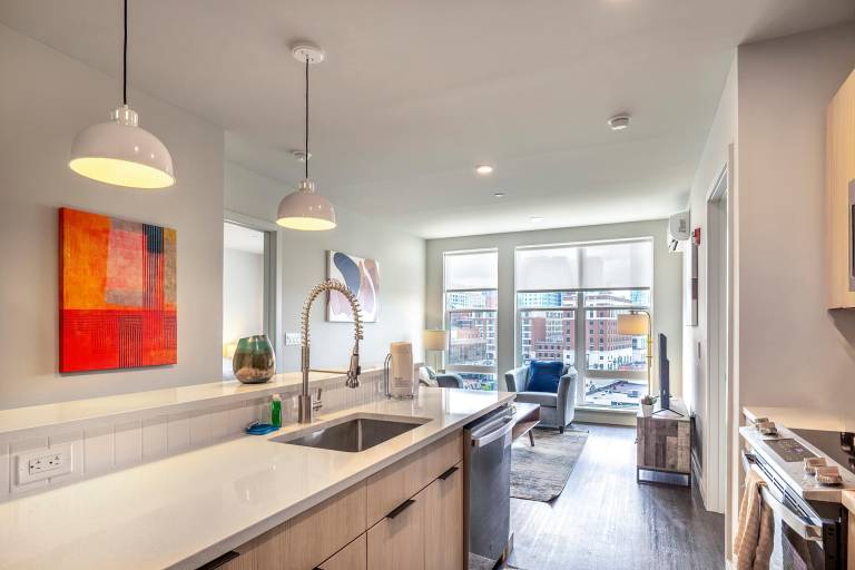 Family-friendly rental apartment with pool | Suitable for remote work | Pet-friendly — photo 4
