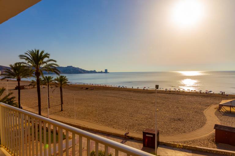 Cullera Beachfront Apartment — photo 3