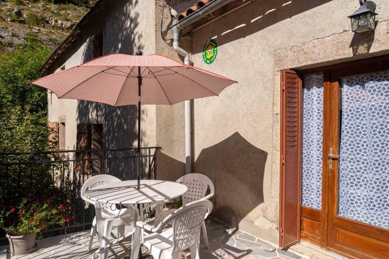 Gite with patio — photo 2