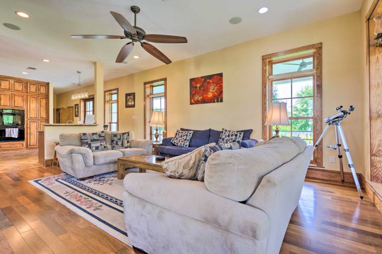 Bright Waveland Home - Walk to Beach Access! — photo 5