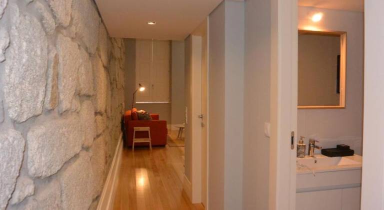 Apartment with patio — photo 4