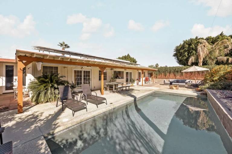 Vacation home with barbecue in Palm Desert, CA