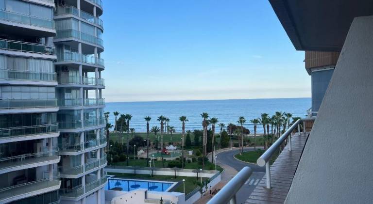 Fully equipped apartment with private pool, patio & garden | Next to the beach | Pets allowed in Oropesa del Mar