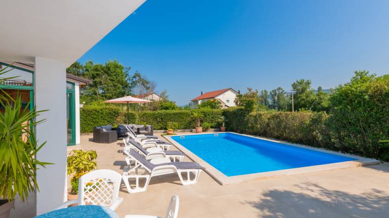 Villa with sauna, garden & private pool | Pets are welcome — photo 2