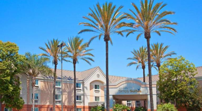 Sonesta Simply Suites Orange County Airport — photo 4