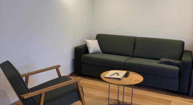 Apartment with patio & garden — photo 4