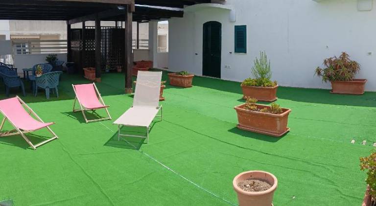 Vacation home with patio — photo 5