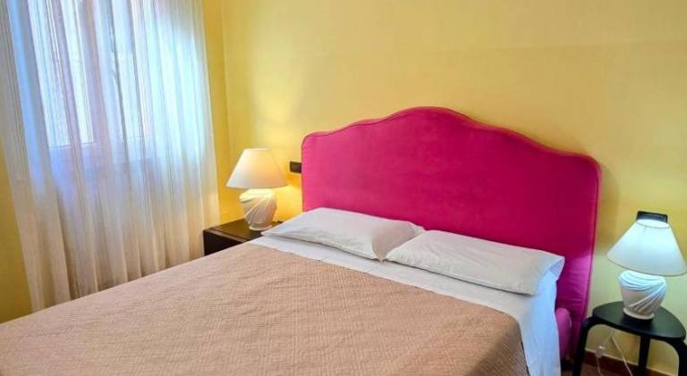 Nice holiday apartment | Close to Two Towers | Pets allowed in Taverna