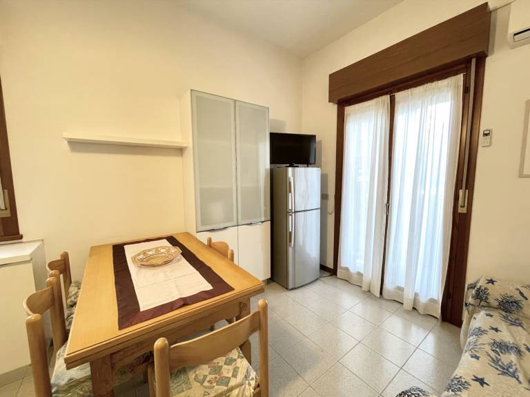 Apartment with 2 rooms for 6 persons — photo 3