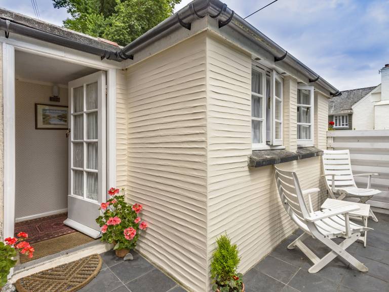 House with terrace, grill & garden in Looe