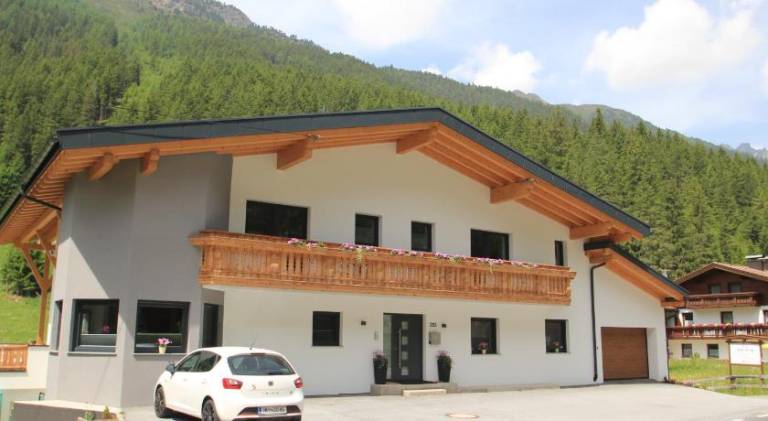 Apartment with garden & patio | Good for workation in Sankt Leonhard im Pitztal