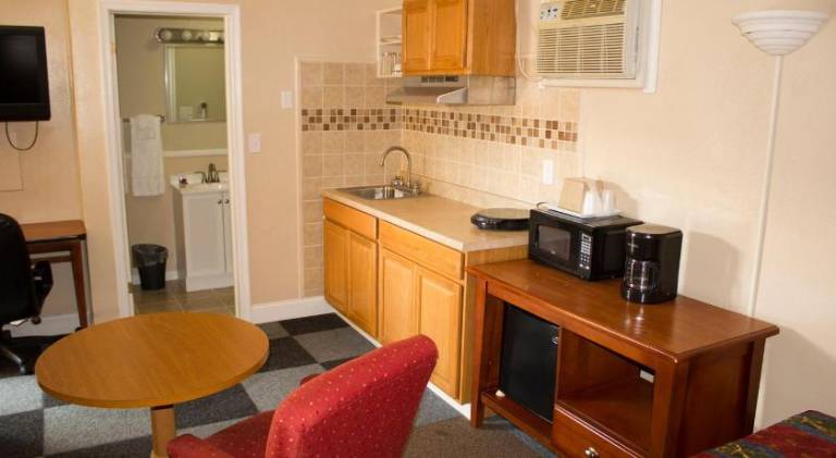 Budget Inn — photo 3