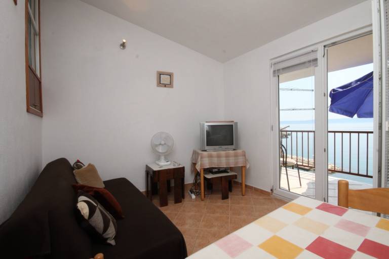 Three bedroom apartment near beach Podgora, Makarska (A-6670-a) — photo 2