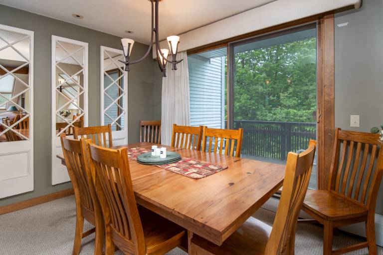 Condo with heated pool, jacuzzi & sauna | Mountain view — photo 5