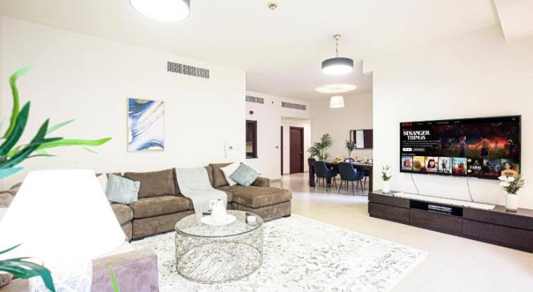 Ample rental apartment with terrace, pool & yard | Next to the beach | Good for workation | Pets are welcome — photo 3