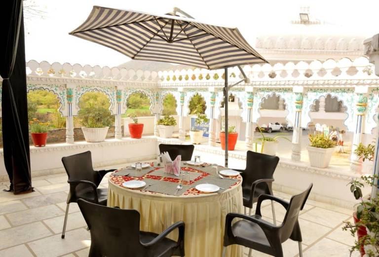 Hotel Empire Palace - Near Fatehsagar Lake — photo 3