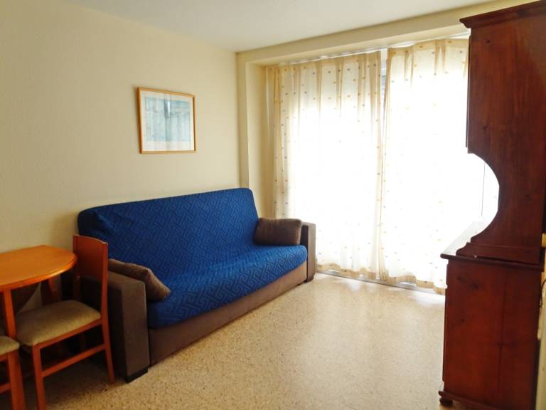 Holiday apartment with pool, garden & terrace — photo 4