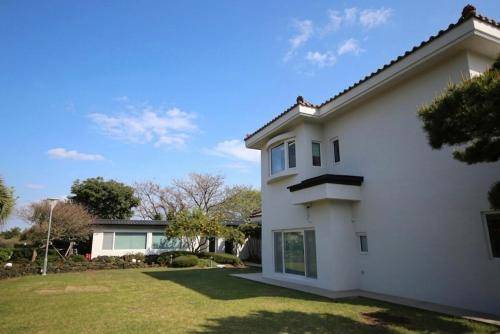 Maple Happy House Jeju
