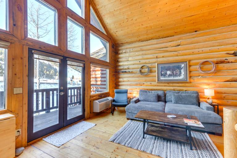 Jackson Condo w/ Fireplace < Half Mi to Snow King! — photo 5