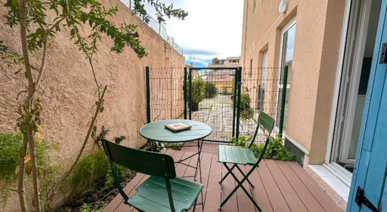 Holiday apartment with patio & garden — photo 4