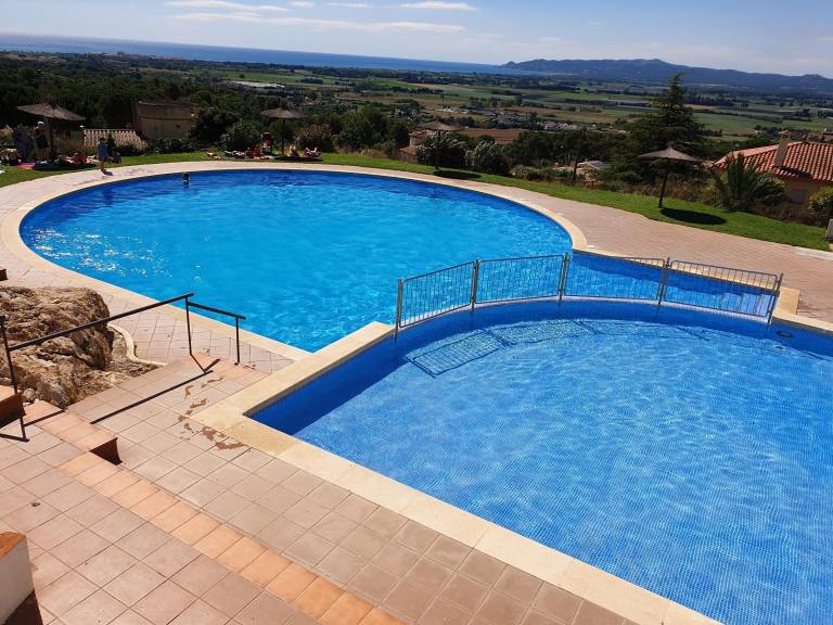 House with garden & pool in Torroella de Montgrí