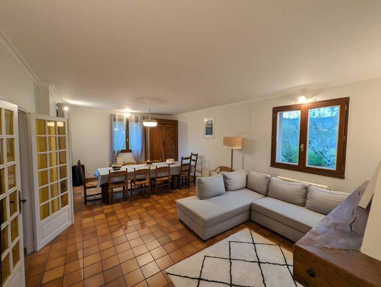 Spacious Charming House for 12 – Vineyard Views & Tranquility for Families/Friends/Sports Groups — photo 2