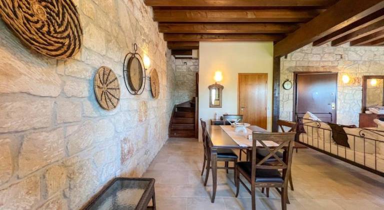 Vacation home with pool — photo 5