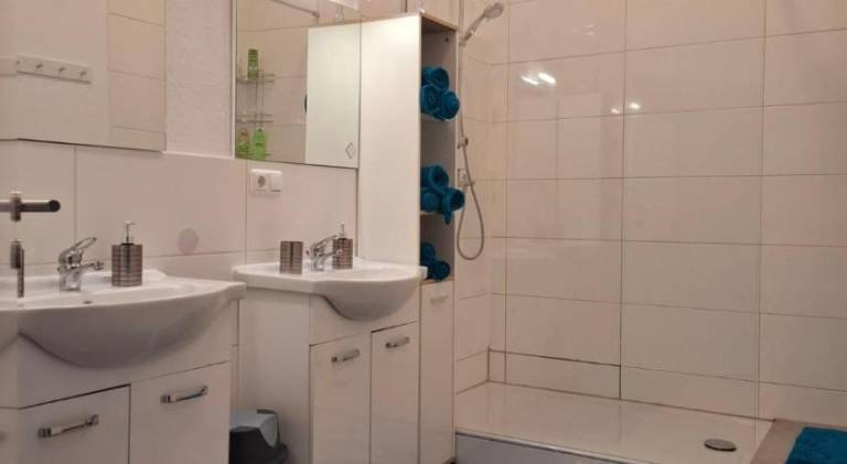 Rental apartment with 3 rooms for 6 persons — photo 2