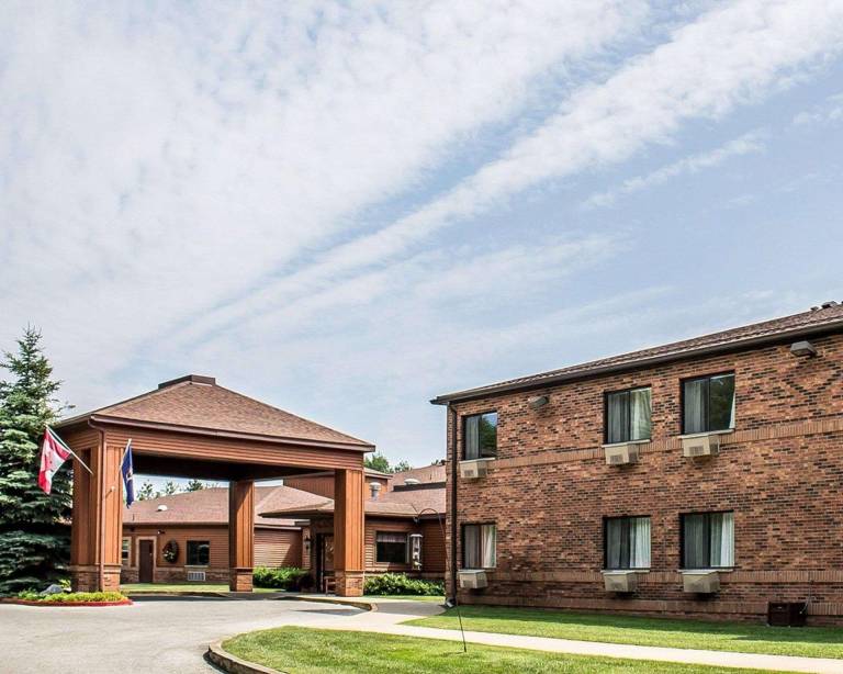 Hotel Petoskey-Harbor Springs in Petoskey, MI