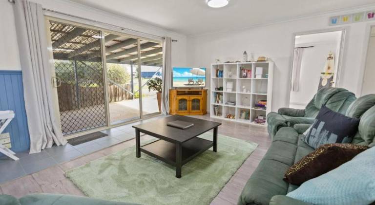 House  Lake Tyers Beach