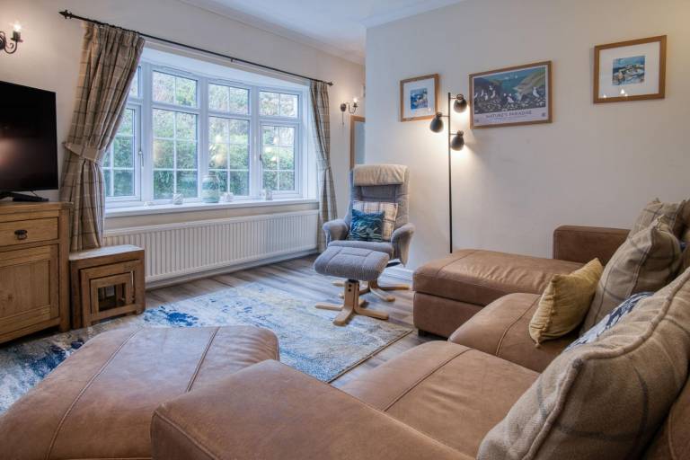 Family-friendly cottage with garden & fast internet | Beach view | Pets allowed — photo 4