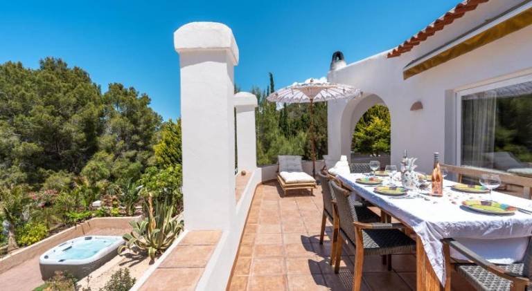 Fully equipped wonderful vacation home with barbeque, terrace & hot tub | Pets are welcome — photo 3