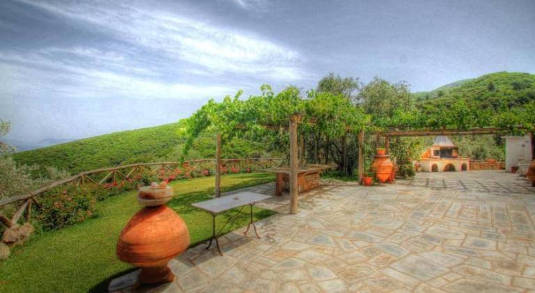 Beautiful villa with barbeque, patio & garden | Pets are welcome — photo 3