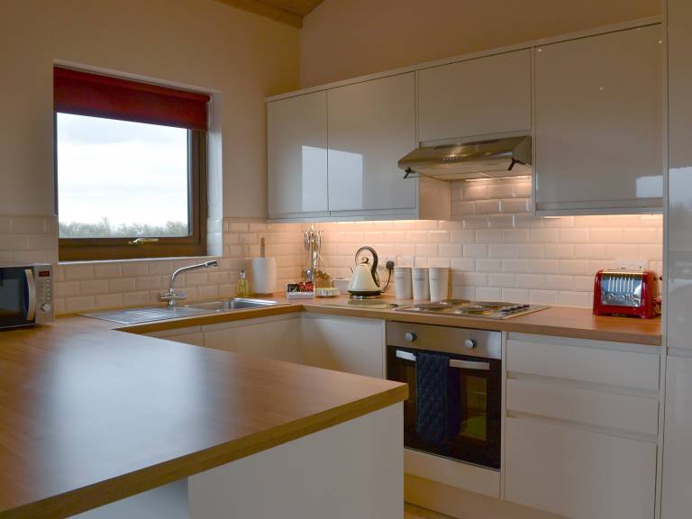 Children-friendly charming cottage with hot tub & garden | River view | Pets allowed — photo 5