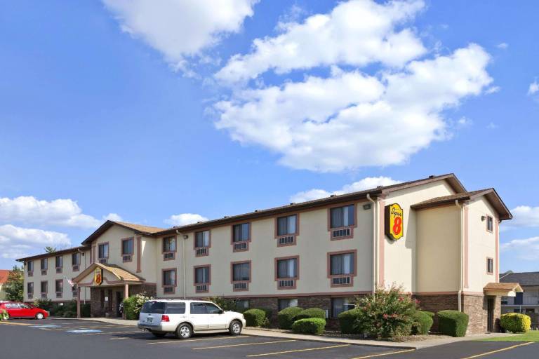 Super 8 By Wyndham Russellville — photo 4