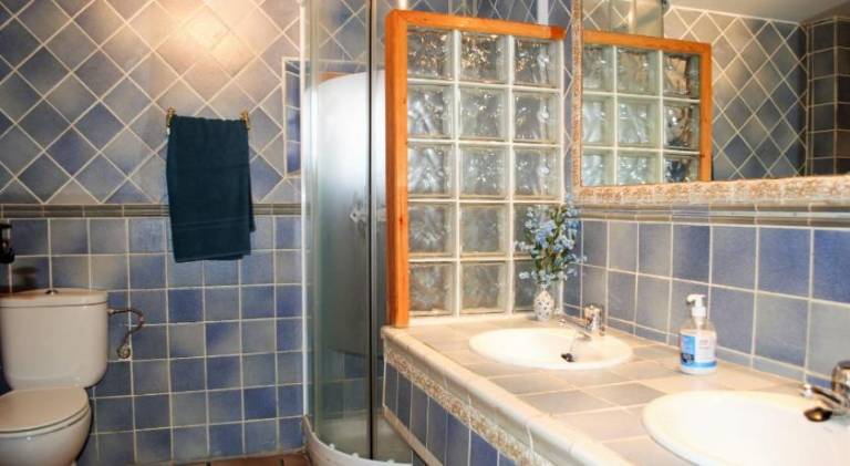 Vacation home with terrace & garden — photo 2