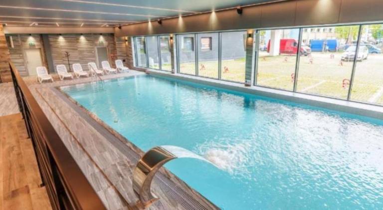 Apartment with hot tub & pool in Kolobrzeg
