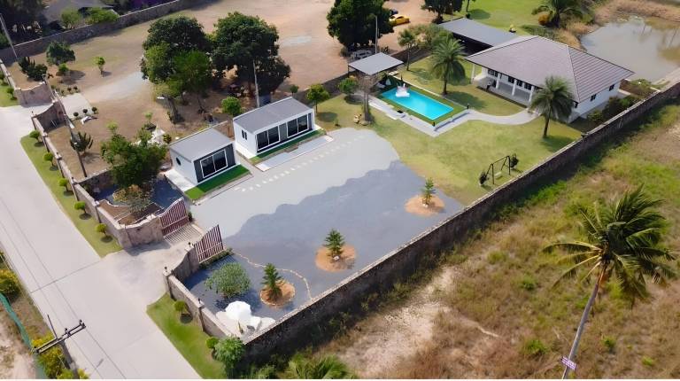 Vacation home with yard, terrace & BBQ | Pet-friendly in Sattahip