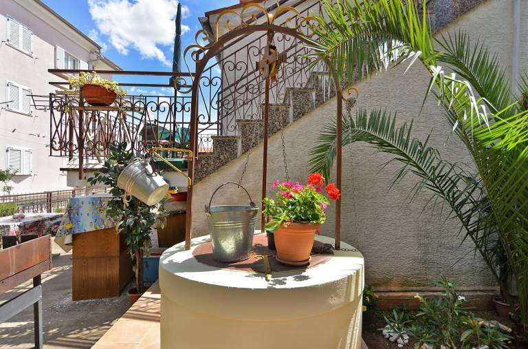 Apartment with patio & BBQ — photo 2