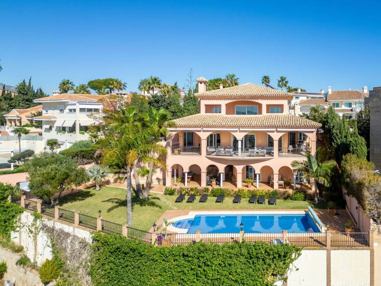 Luxuriöse Villa mit beheiztem Pool und Whirlpool — photo 4