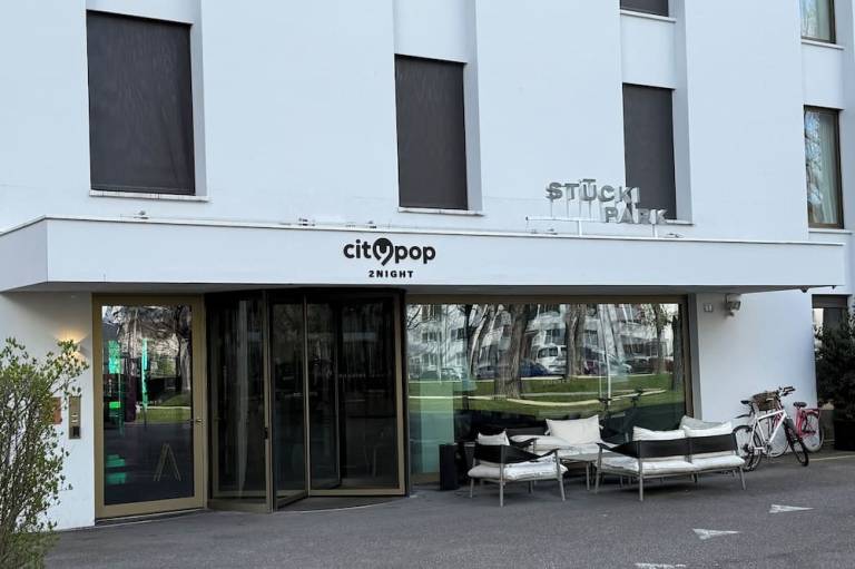 Aparthotel  Basilea