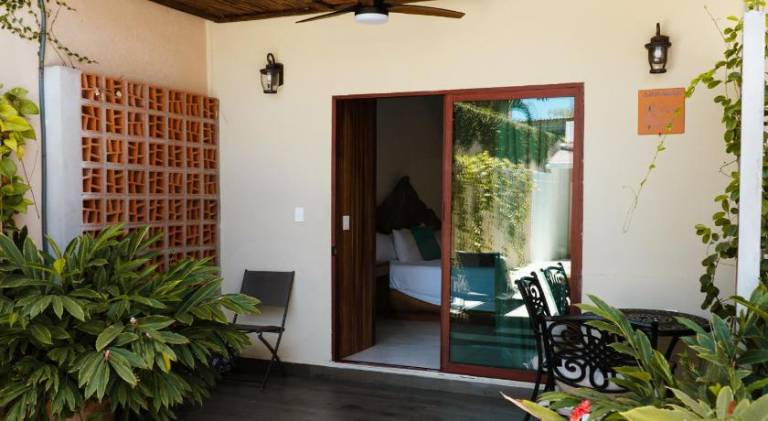 Charming rental apartment with garden & pool | Next to the beach | Pets are welcome — photo 4