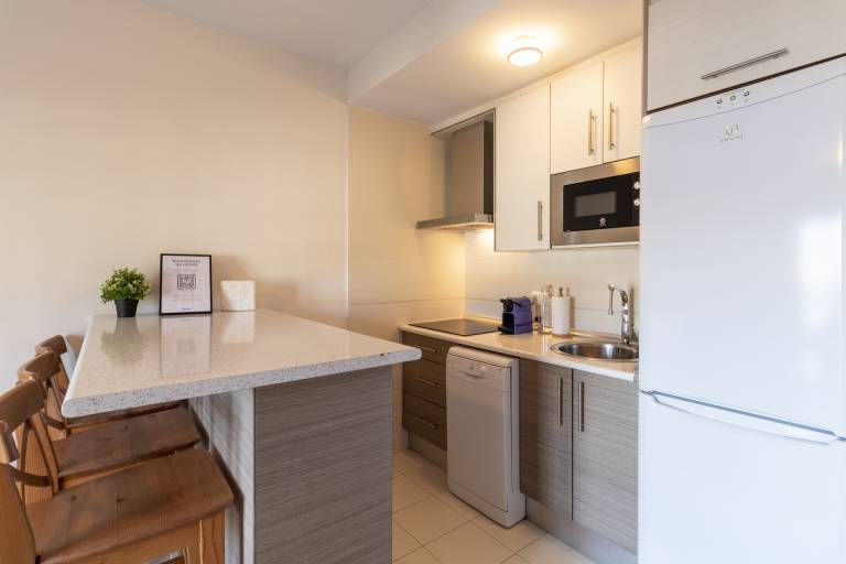 Fully equipped lovely rental apartment with pool & terrace | Sea view | Next to the beach | Pets allowed — photo 3