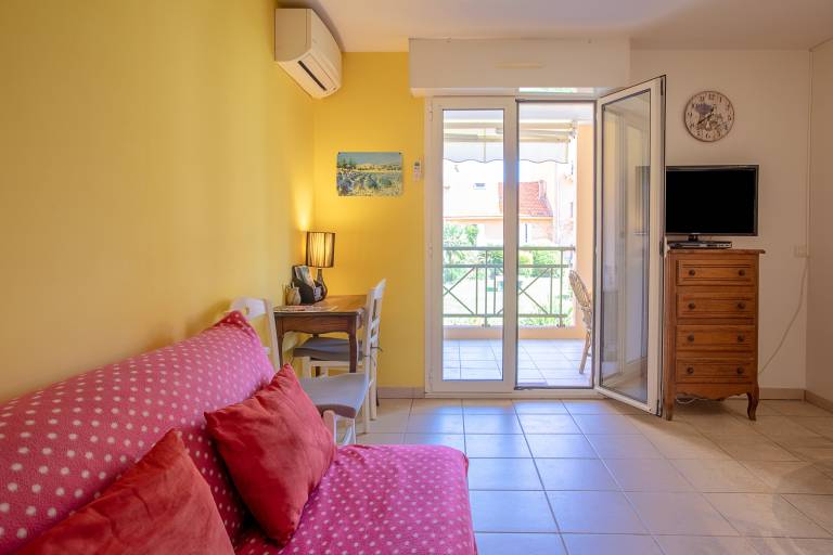 Holiday Apartment "Stomolocation" with Private Terrace, A/C & Wi-Fi — photo 5