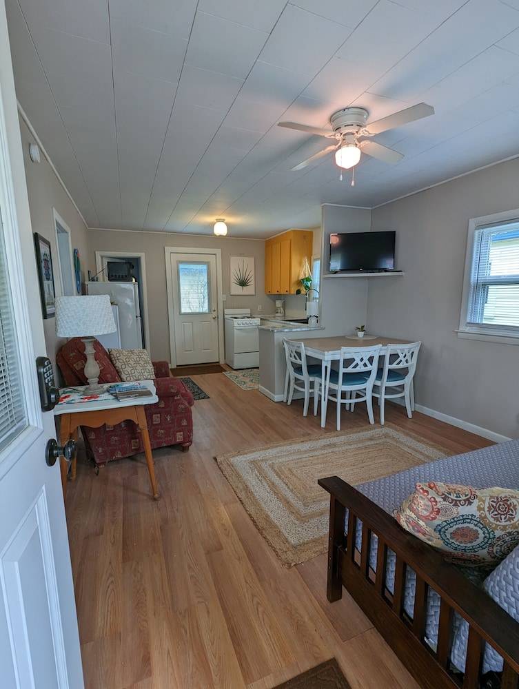 Cabin Port Austin