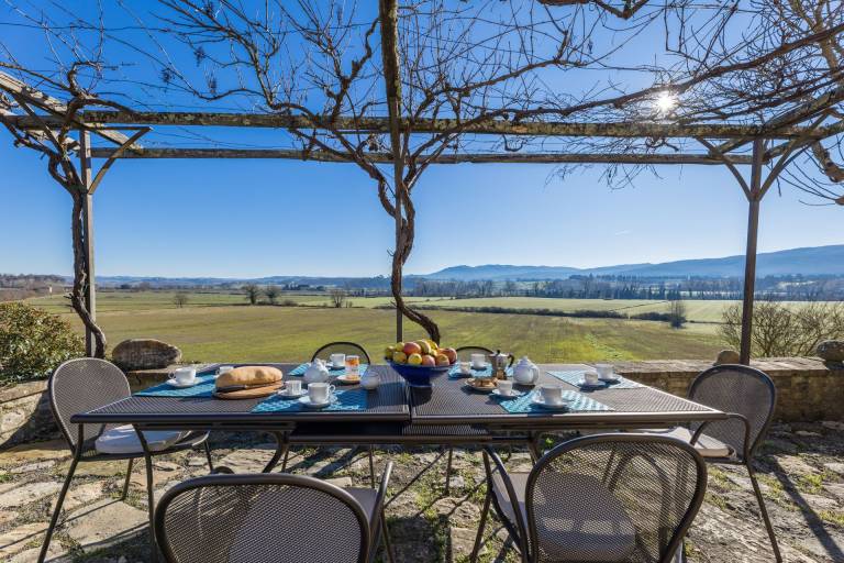 Farm with yard, pool & barbeque — photo 5